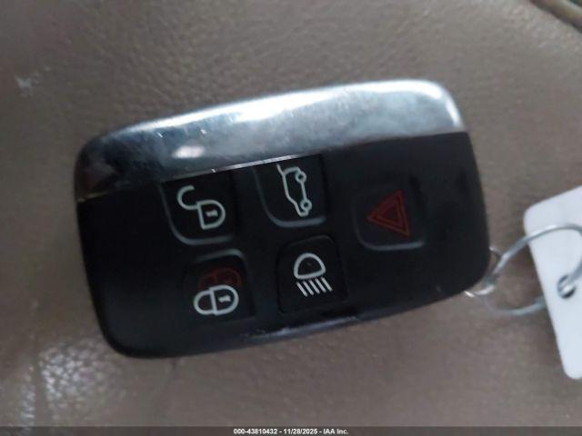 Land Rover LR4 Image 7