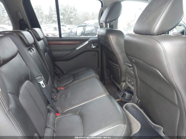 Nissan Pathfinder Le Image 7