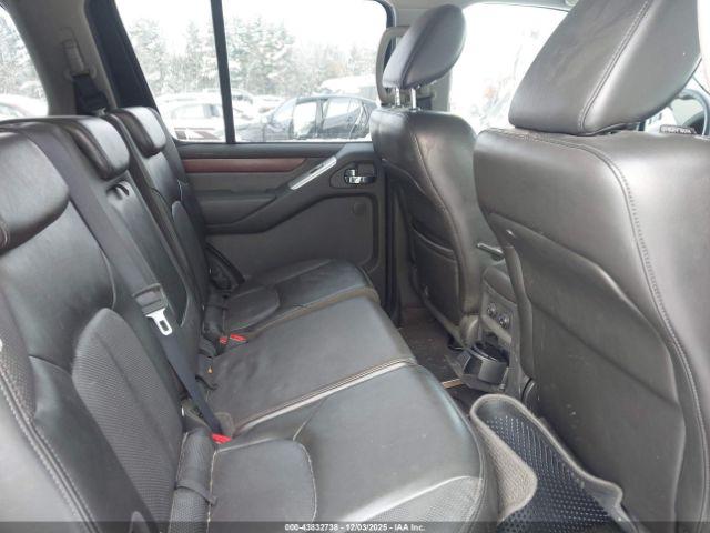 Nissan Pathfinder Le Image 7