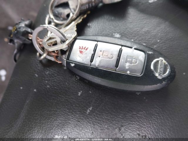 Nissan Pathfinder Le Image 8