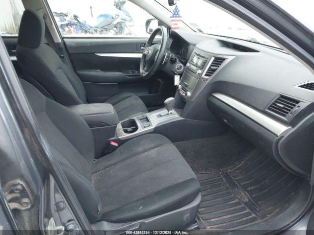 Subaru Outback 2.5i Premium Image 4