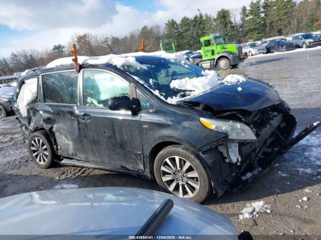 Toyota Sienna Le 7 Passenger Image 9