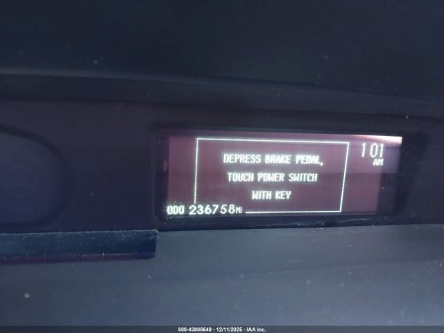 Toyota Prius Two Image 2