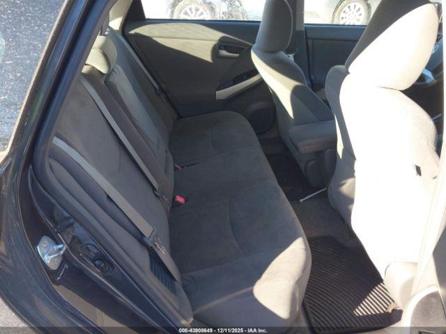 Toyota Prius Two Image 9