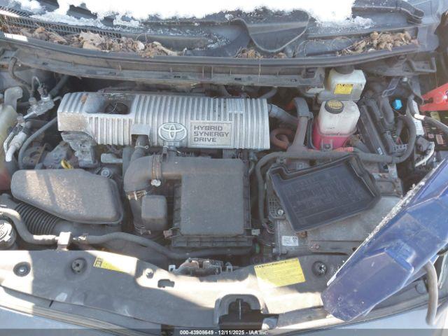 Toyota Prius Two Image 11