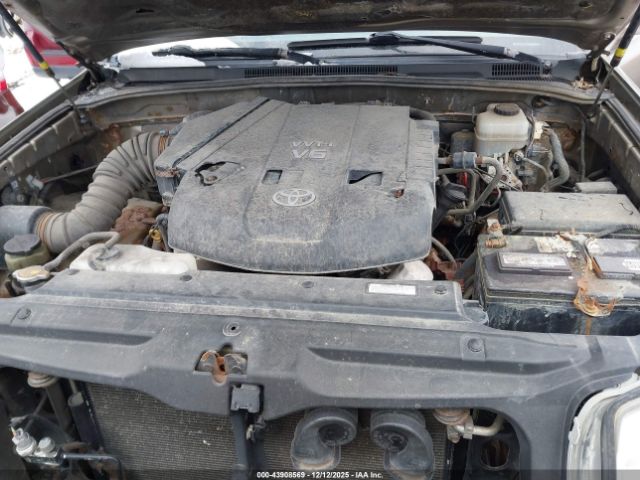 Toyota 4Runner Limited V6 Image 5