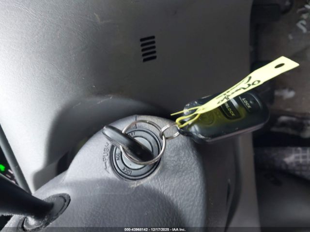 Toyota Corolla Le Image 11