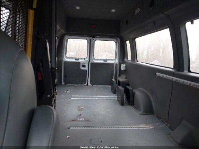 Ford E-350 Commercial Image 16