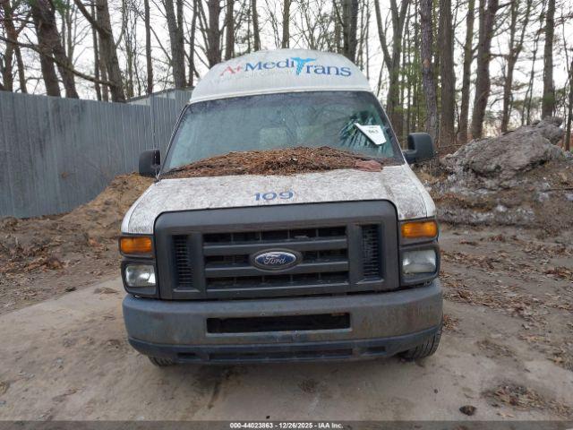Ford E-350 Commercial Image 11