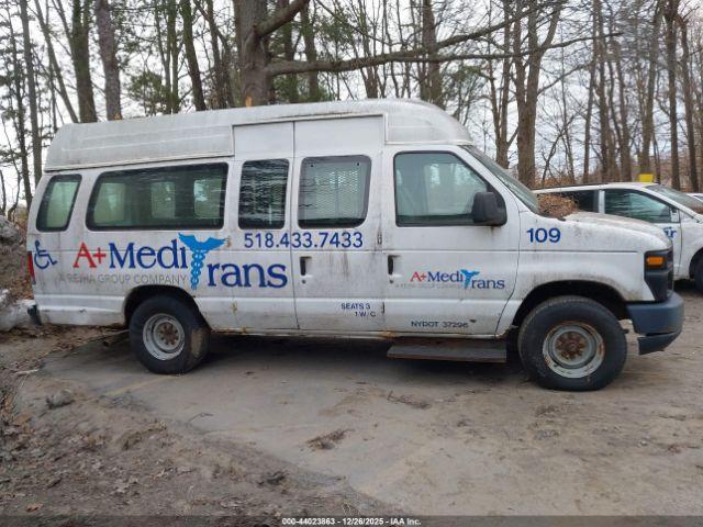 Ford E-350 Commercial Image 5