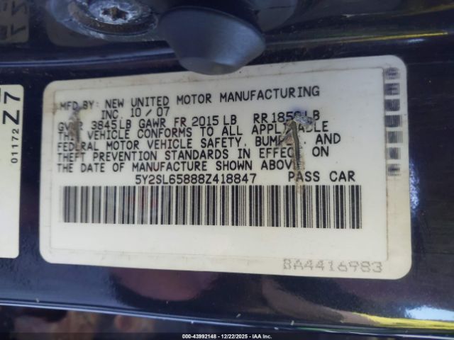 Pontiac Vibe Image 8