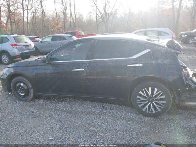 Nissan Altima Sv Intelligent Awd Image 5