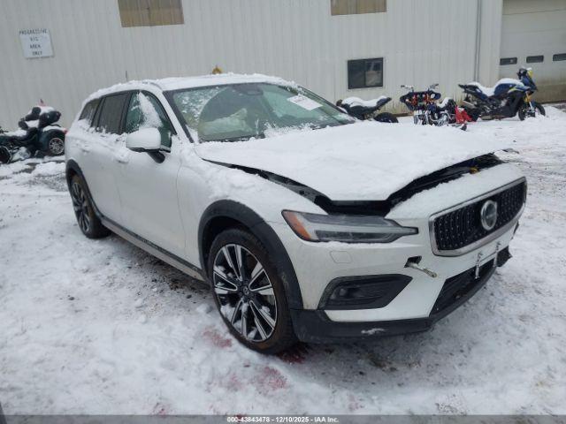 Salvage Volvo V60 Cross Country