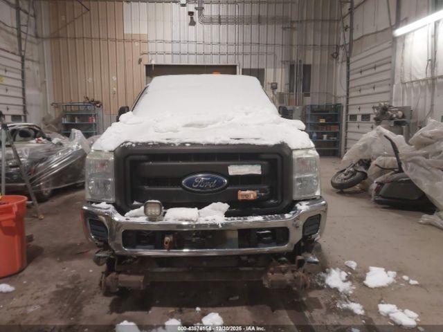 Ford F-350 Xl Image 12