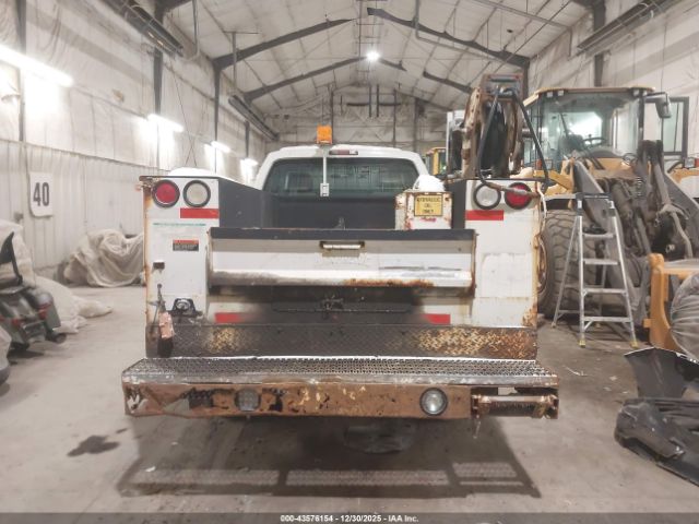 Ford F-350 Xl Image 3