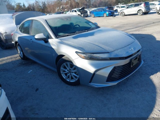 Toyota Camry Le Image 1