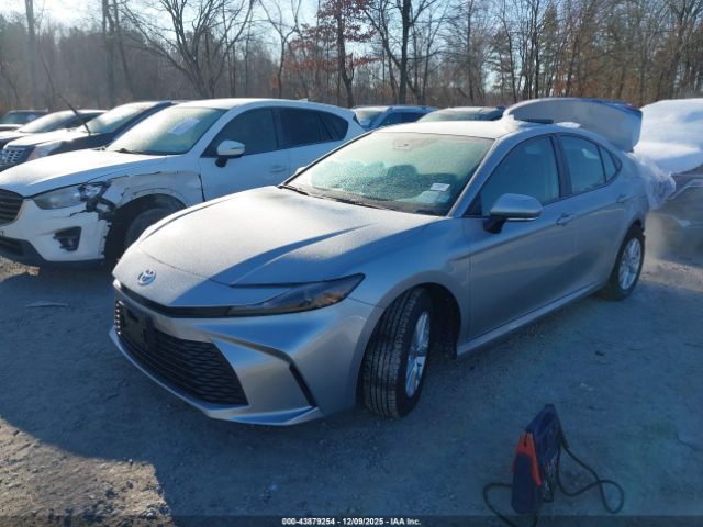 Toyota Camry Le Image 5