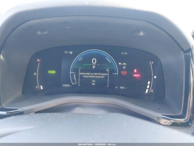 Toyota Camry Le Image 12