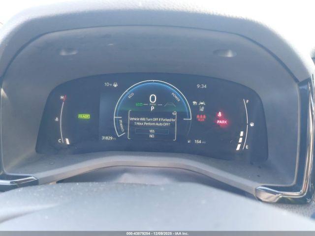 Toyota Camry Le Image 12