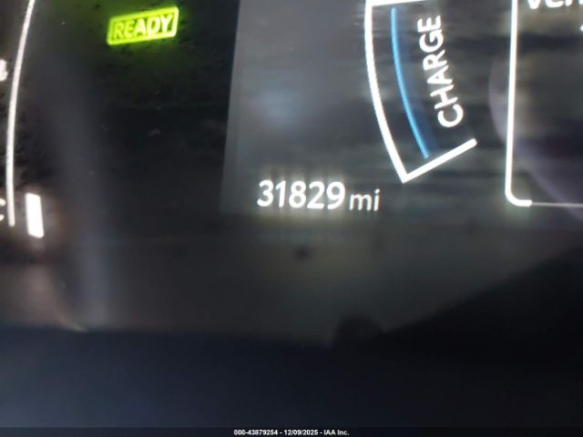 Toyota Camry Le Image 2