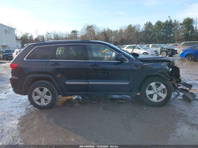 Jeep Grand Cherokee Laredo Image 8