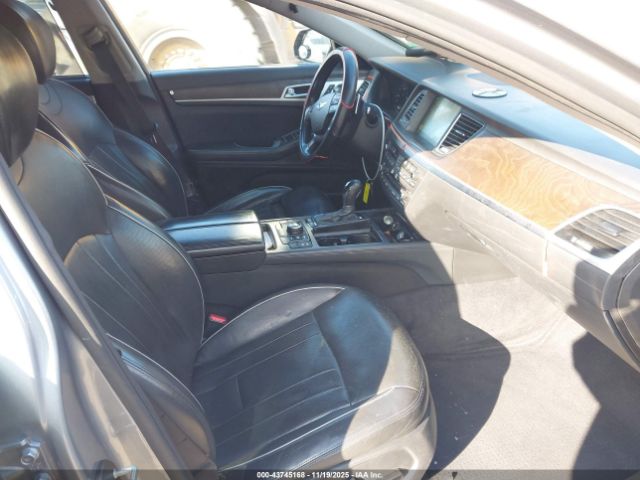 Hyundai Genesis 3.8 Image 5