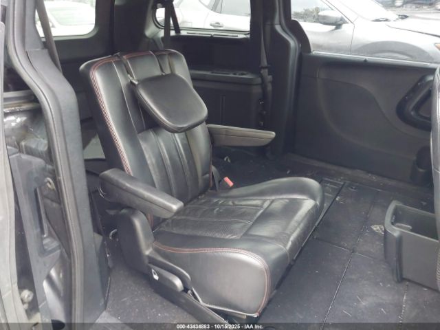 Dodge Grand Caravan Image 4