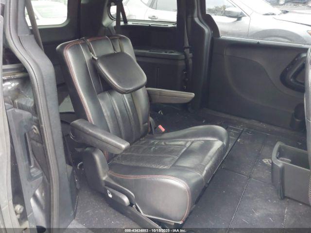 Dodge Grand Caravan Image 4