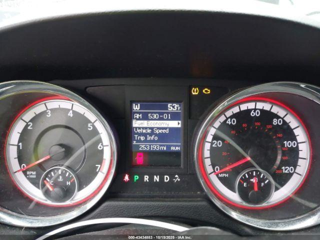 Dodge Grand Caravan Image 8