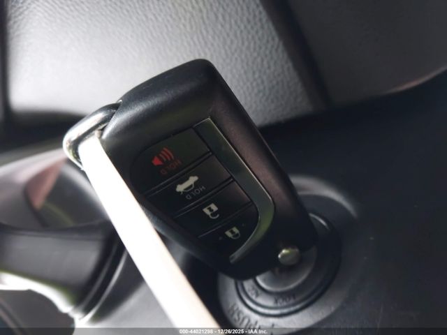 Toyota Corolla Se Image 13