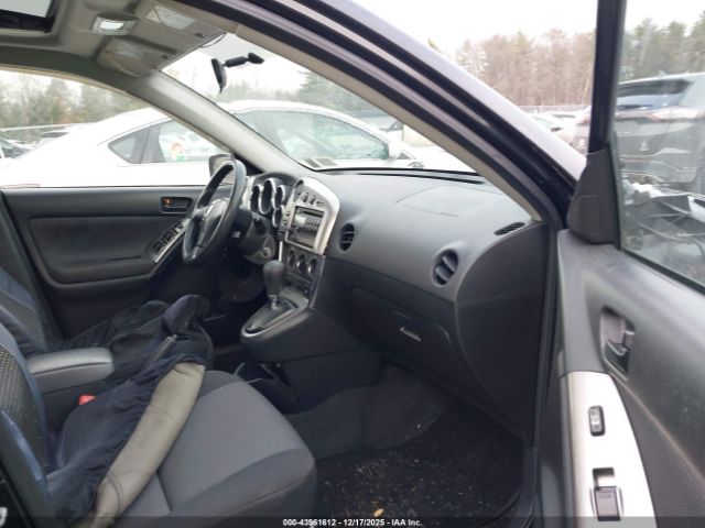 Pontiac Vibe Image 2