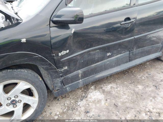 Pontiac Vibe Image 12