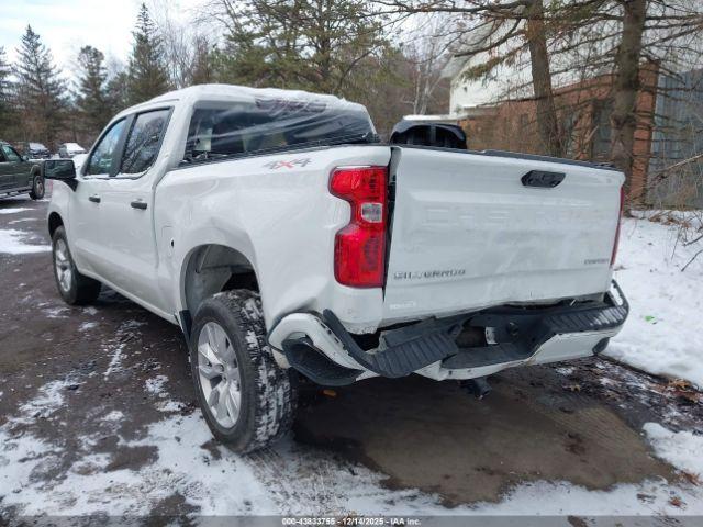 Chevrolet Silverado 1500 4wd  Short Bed Custom Image 11