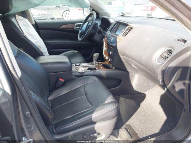 Nissan Pathfinder Platinum Image 4