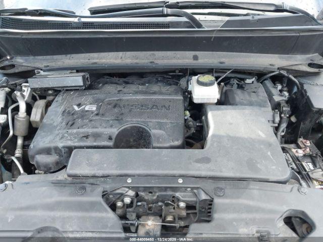 Nissan Pathfinder Platinum Image 16