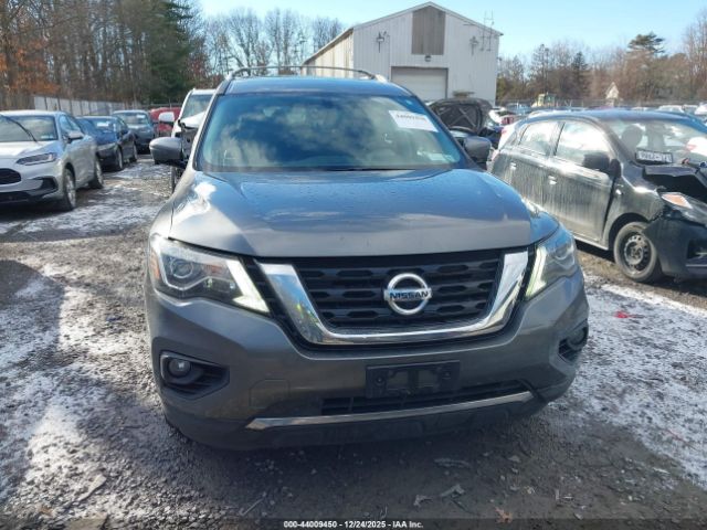 Nissan Pathfinder Platinum Image 10