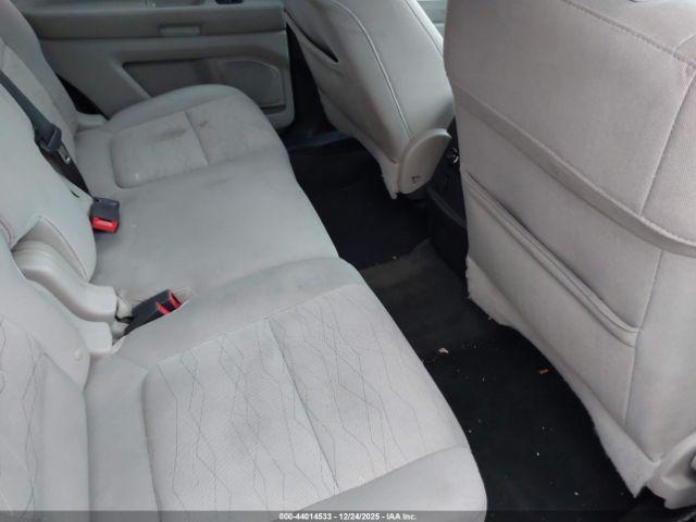 Ford Explorer Image 13