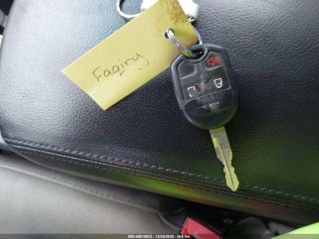 Ford Explorer Image 16