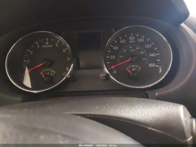 Nissan Rogue S Image 4