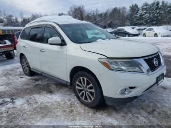  Salvage Nissan Pathfinder