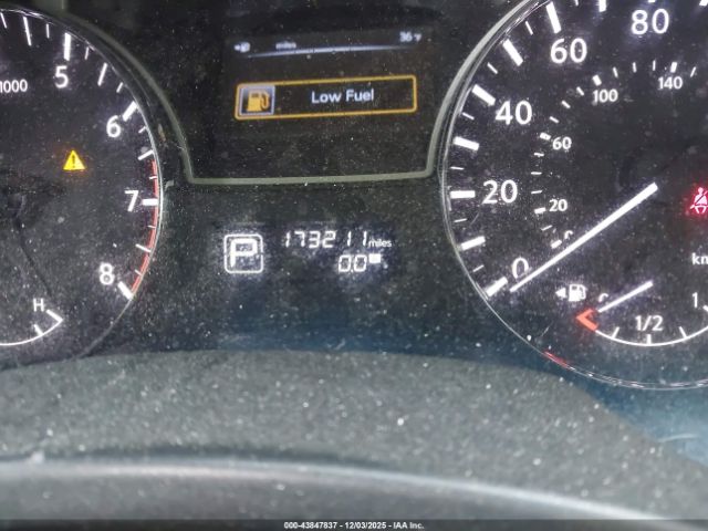 Nissan Pathfinder Sv Image 11