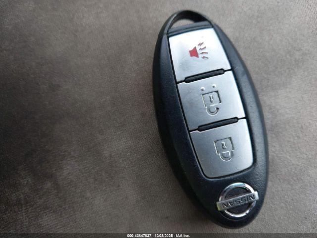 Nissan Pathfinder Sv Image 8