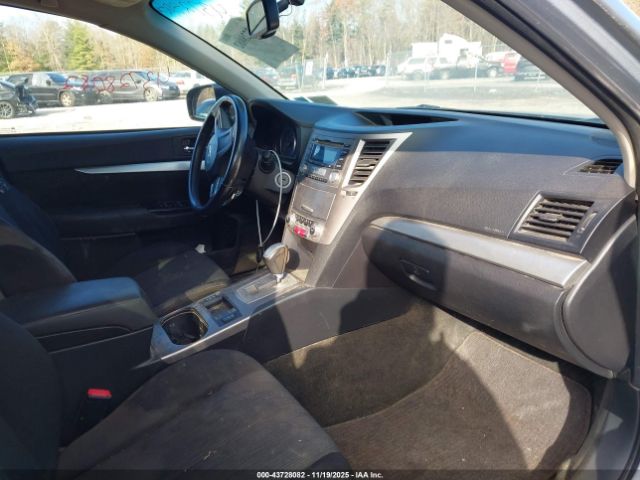 Subaru Outback 2.5i Premium Image 8