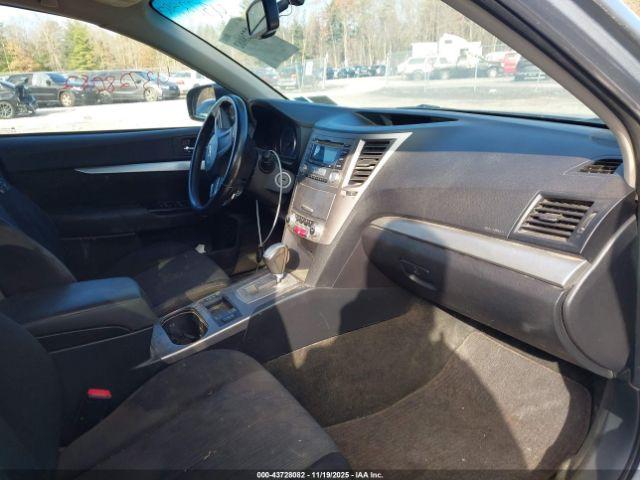 Subaru Outback 2.5i Premium Image 8