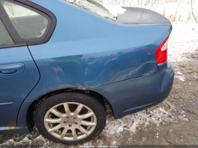 Subaru Legacy 2.5i Image 2