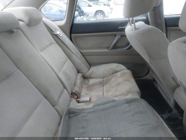 Subaru Legacy 2.5i Image 8