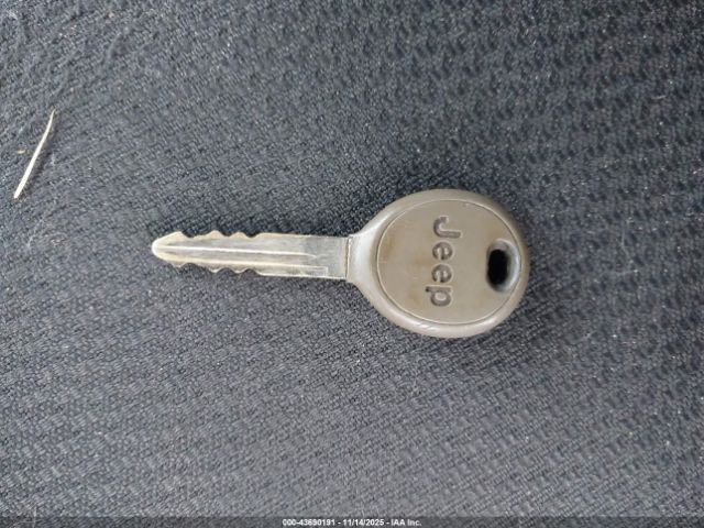 Jeep Grand Cherokee Laredo Image 13