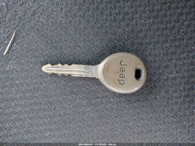 Jeep Grand Cherokee Laredo Image 13