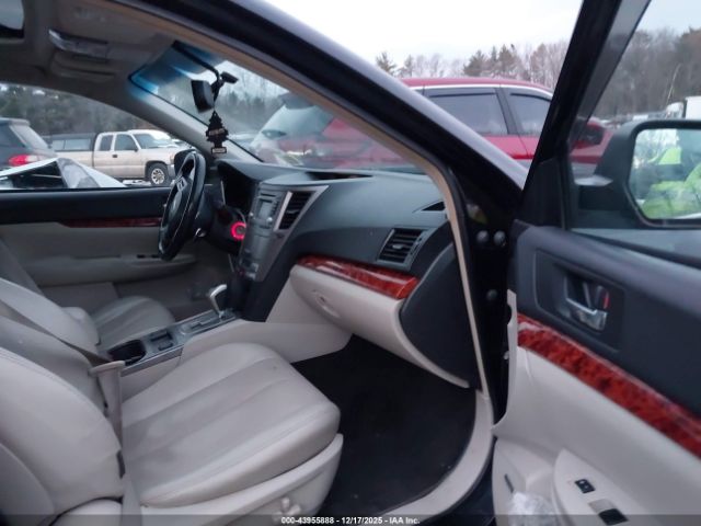 Subaru Outback 2.5i Limited Image 5