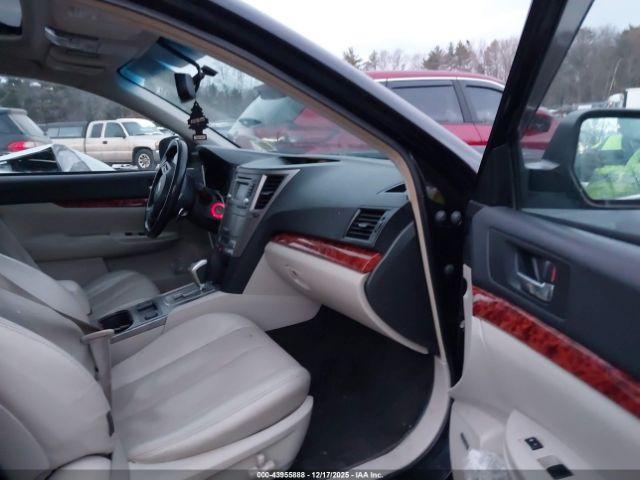 Subaru Outback 2.5i Limited Image 5